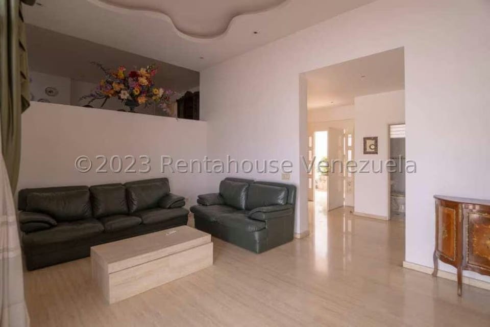 Casa (Multipes Niveles) en Venta en Prados del Este, Distrito Metropolitano - 4