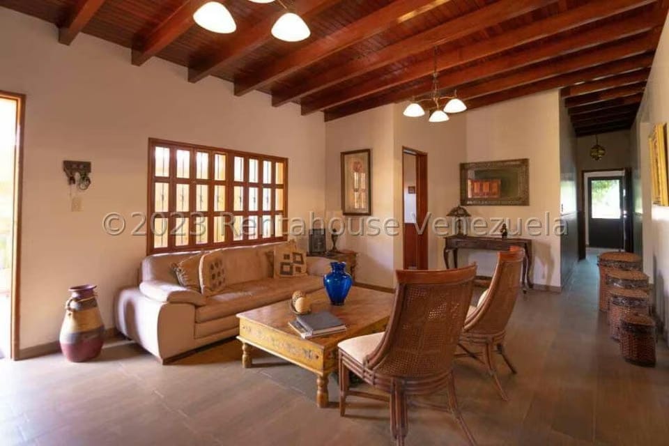 Casa (Multipes Niveles) en Venta en Prados del Este, Distrito Metropolitano - 34