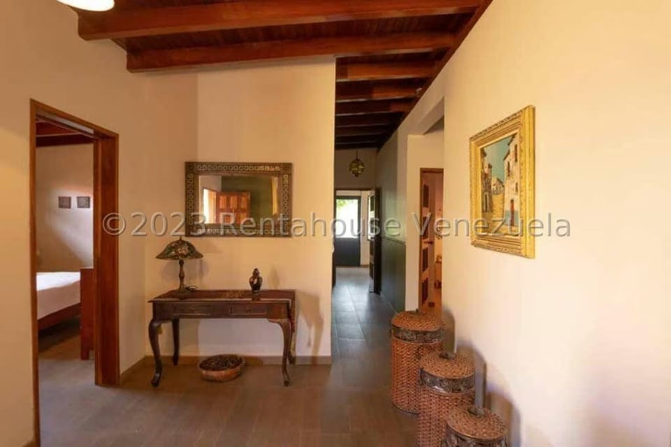 Casa (Multipes Niveles) en Venta en Prados del Este, Distrito Metropolitano - 35