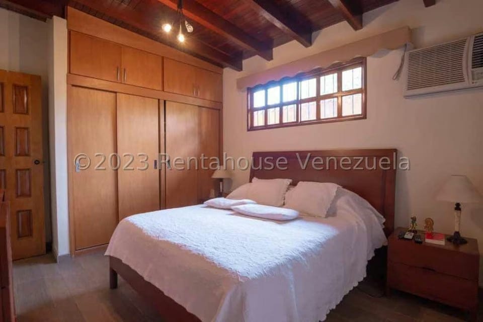 Casa (Multipes Niveles) en Venta en Prados del Este, Distrito Metropolitano - 36