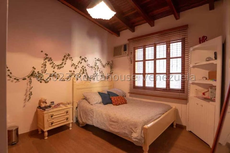 Casa (Multipes Niveles) en Venta en Prados del Este, Distrito Metropolitano - 38