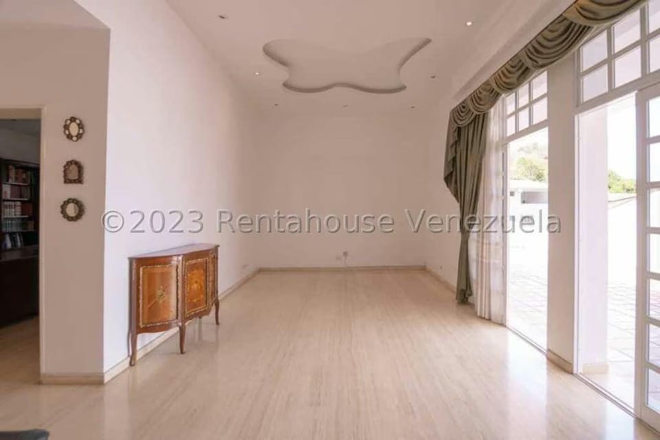 Casa (Multipes Niveles) en Venta en Prados del Este, Distrito Metropolitano - 5