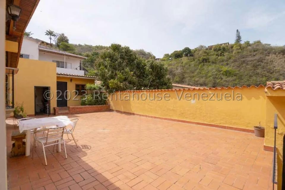 Casa (Multipes Niveles) en Venta en Prados del Este, Distrito Metropolitano - 43