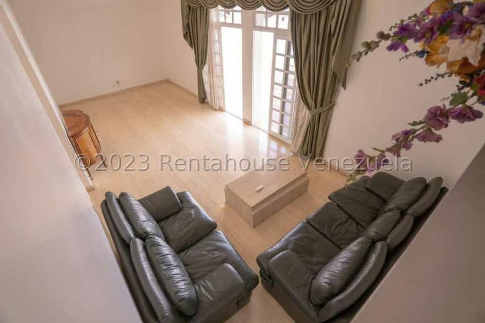 Casa (Multipes Niveles) en Venta en Prados del Este, Distrito Metropolitano - 7
