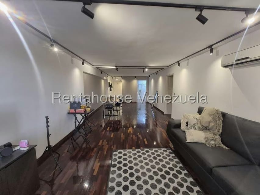 Apartamento (1 Nivel) en Venta en El Cigarral, Distrito Metropolitano - 11