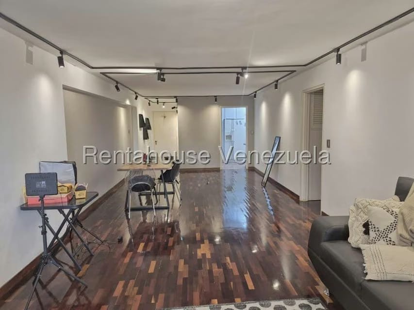 Apartamento (1 Nivel) en Venta en El Cigarral, Distrito Metropolitano - 12