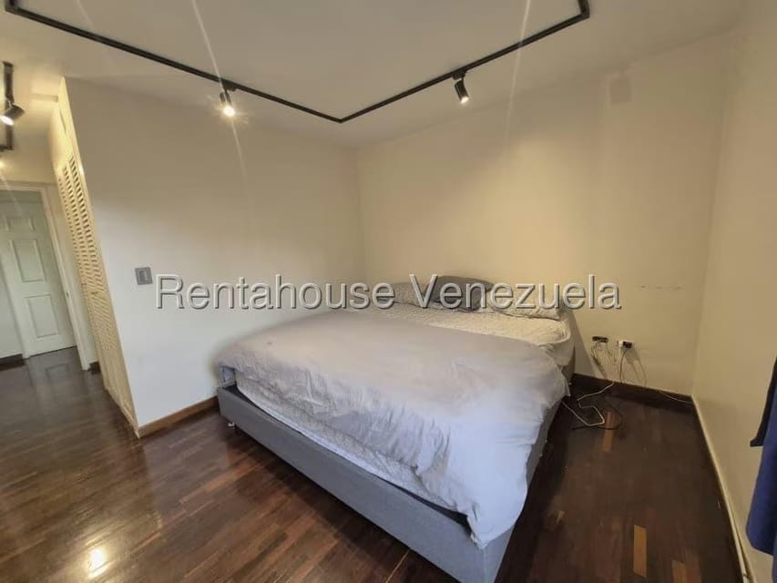 Apartamento (1 Nivel) en Venta en El Cigarral, Distrito Metropolitano - 24