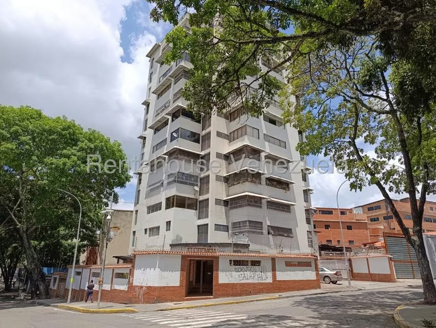 Apartamento (1 Nivel) en Venta en Los Rosales, Distrito Metropolitano - 2