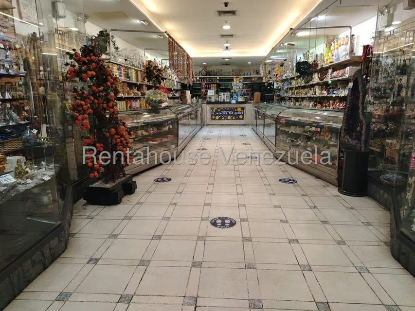 Comercial (Local Comercial) en Venta en Quinta Crespo, Distrito Metropolitano - 2