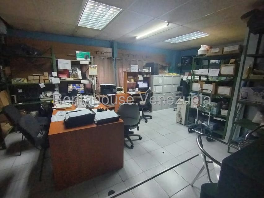 Comercial (Local Comercial) en Venta en Quinta Crespo, Distrito Metropolitano - 17