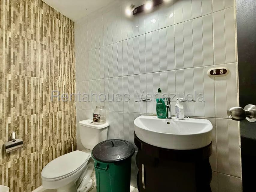 Comercial (Local Comercial) en Venta en Parroquia Altagracia, Distrito Metropolitano - 11
