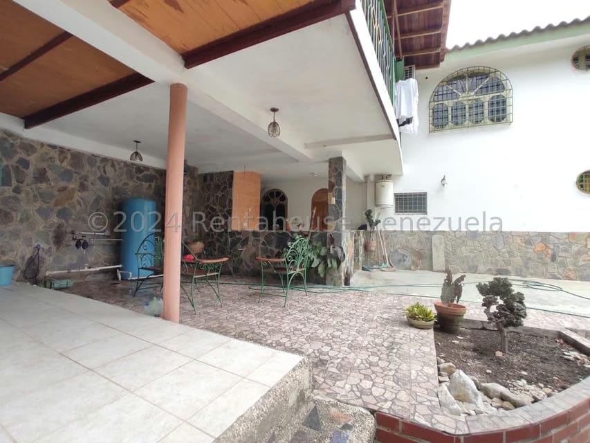 Casa (Duplex) en Venta en El Limon, Aragua - 81