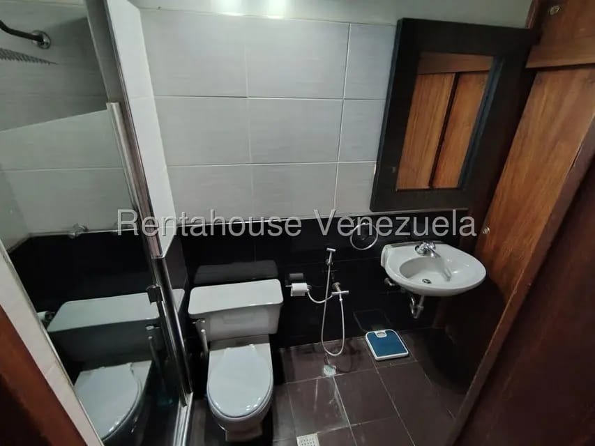 Casa (Multipes Niveles) en Venta en La Macarena Norte, Miranda - 18