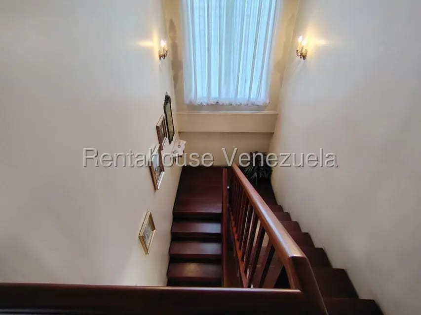Casa (Multipes Niveles) en Venta en La Macarena Norte, Miranda - 36