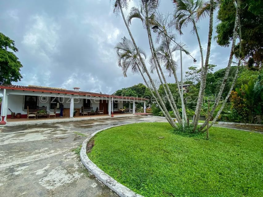 Casa (Colonial) en Venta en La Union, Distrito Metropolitano - 2