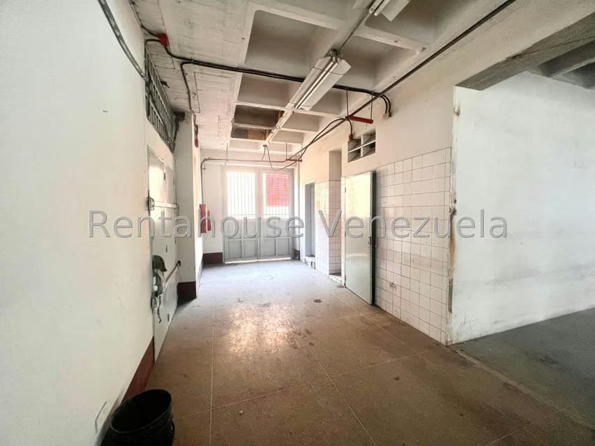 Comercial (Local Comercial) en Venta en La Urbina, Distrito Metropolitano - 13