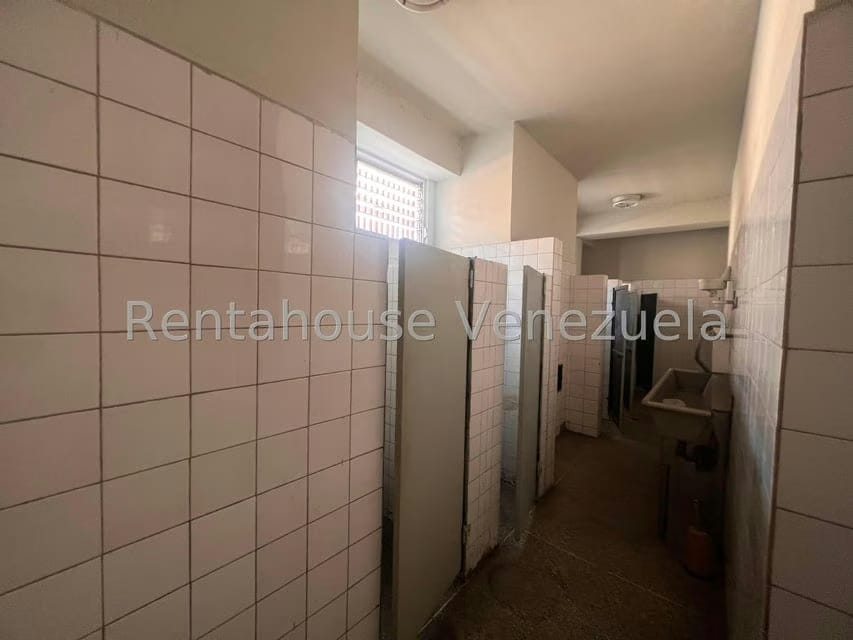 Comercial (Local Comercial) en Venta en La Urbina, Distrito Metropolitano - 8
