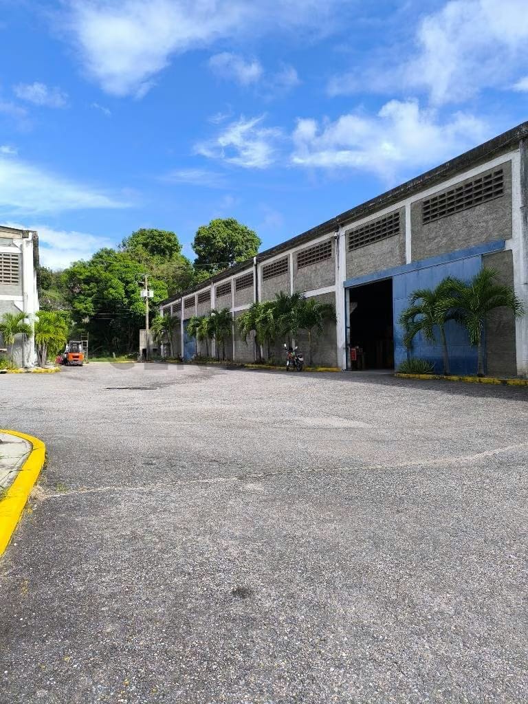 Venta de Galpón de 1.650,00 m² en Guatire - 10