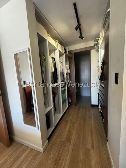 Apartamento (1 Nivel) en Venta en Los Samanes, Distrito Metropolitano - 11