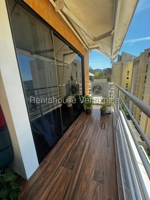 Apartamento (1 Nivel) en Venta en Los Samanes, Distrito Metropolitano - 5
