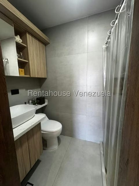 Apartamento (1 Nivel) en Venta en Los Samanes, Distrito Metropolitano - 10