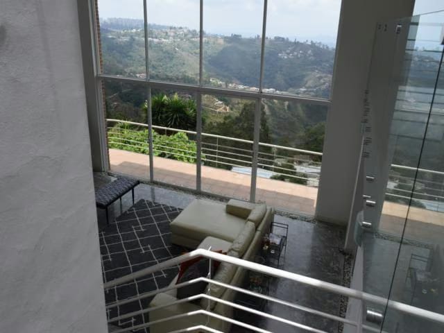 Casa (1 Nivel) en Venta en Club de Campo, Miranda - 25