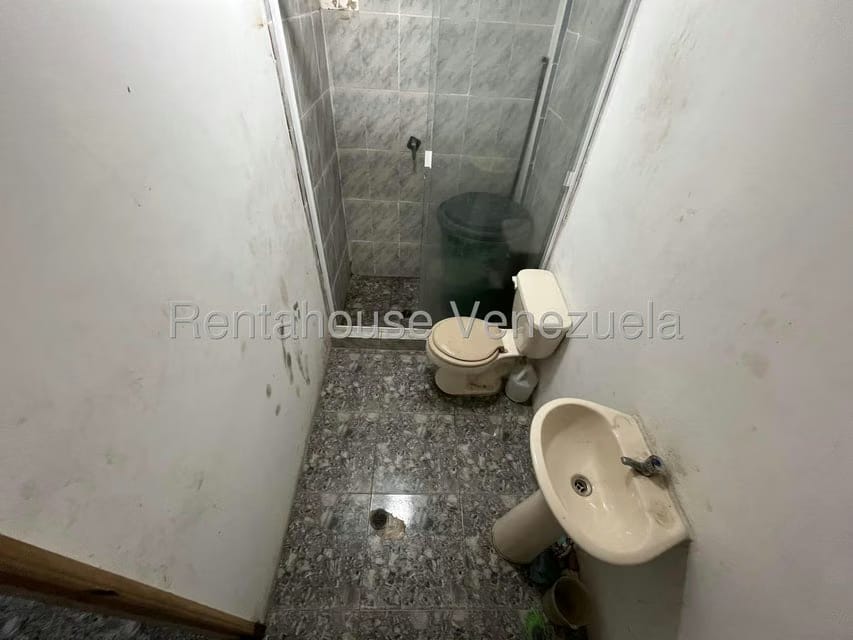 Comercial (Local Comercial) en Alquiler en Catia, Distrito Metropolitano - 16
