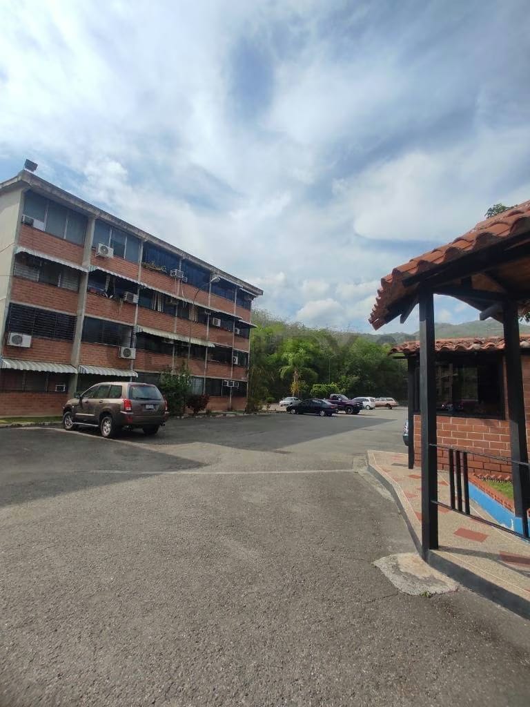 EN VENTA APARTAMENTO EN CIUDAD CASARAPA - 3