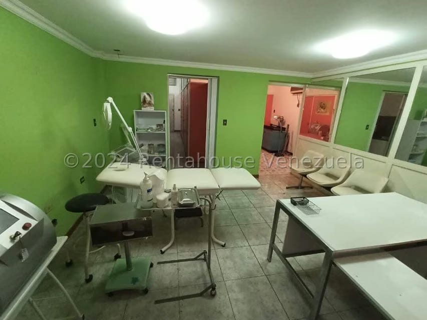 Comercial (Local Comercial) en Venta en Parroquia Altagracia, Distrito Metropolitano - 2