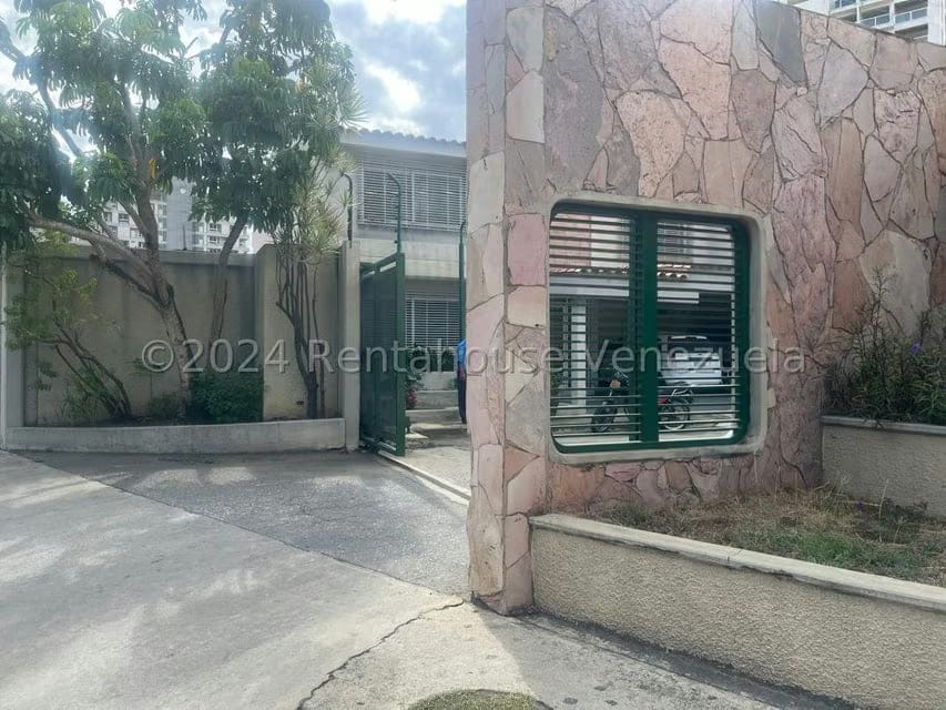 Casa (Multipes Niveles) en Venta en Zona Este, Lara - 2