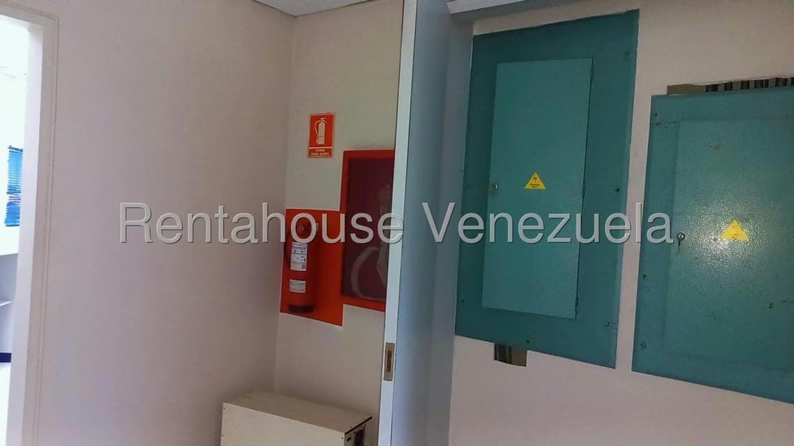 Comercial (Local Comercial) en Venta en Los Cortijos de Lourdes, Distrito Metropolitano - 16