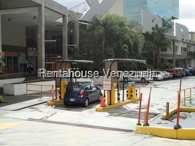 Comercial (Local Comercial) en Alquiler en Macaracuay, Distrito Metropolitano - 2