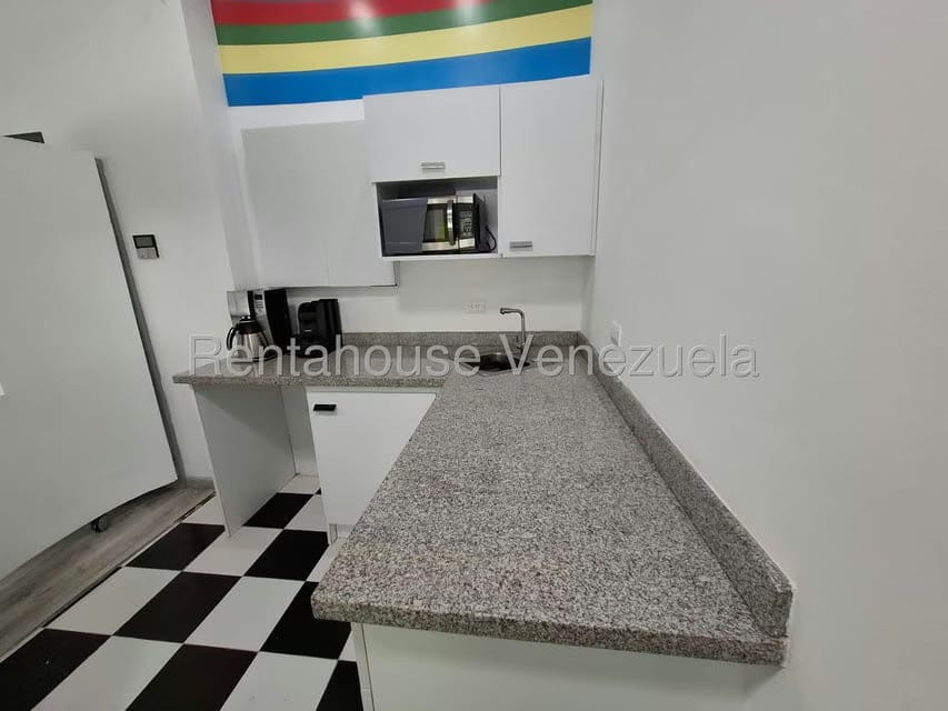 Comercial (Local Comercial) en Alquiler en Macaracuay, Distrito Metropolitano - 13