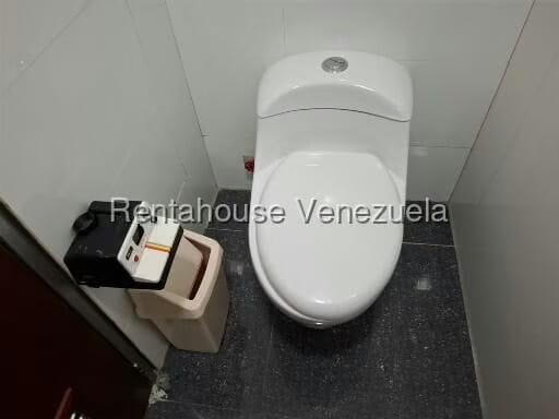 Comercial (Local Comercial) en Alquiler en Macaracuay, Distrito Metropolitano - 17