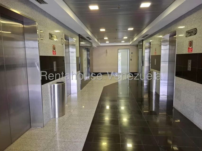 Comercial (Local Comercial) en Alquiler en Macaracuay, Distrito Metropolitano - 5