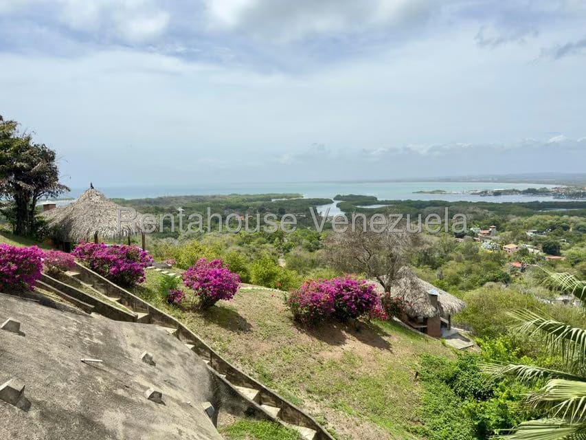 Apartamento (1 Nivel) en Alquiler en Mirador Bahía de Buche, Miranda - 11