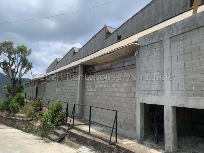 Comercial (Galpon - Deposito) en Alquiler en Macarena Sur, Miranda