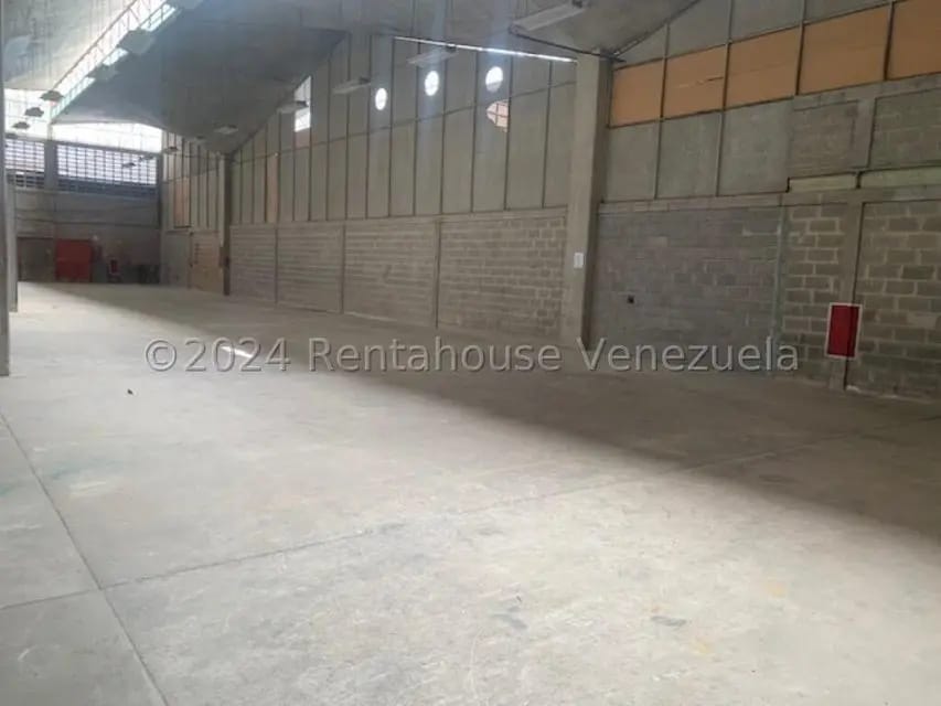Comercial (Galpon - Deposito) en Alquiler en Macarena Sur, Miranda - 2