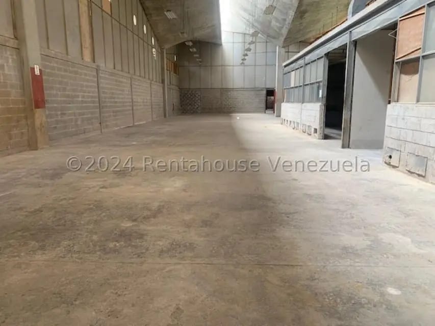 Comercial (Galpon - Deposito) en Alquiler en Macarena Sur, Miranda - 11