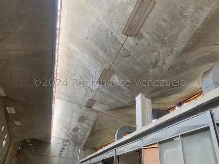 Comercial (Galpon - Deposito) en Alquiler en Macarena Sur, Miranda - 12
