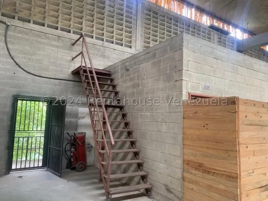 Comercial (Galpon - Deposito) en Alquiler en Macarena Sur, Miranda - 16