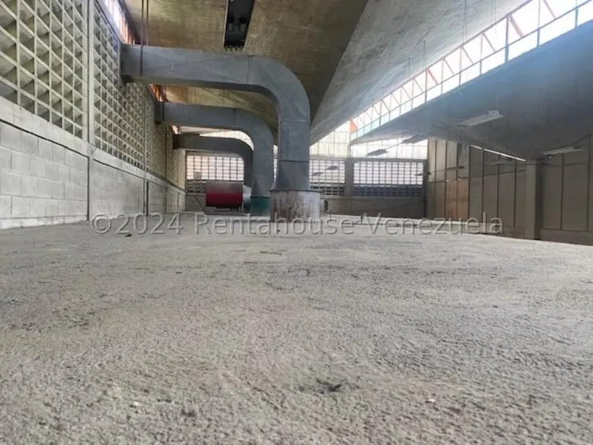 Comercial (Galpon - Deposito) en Alquiler en Macarena Sur, Miranda - 17