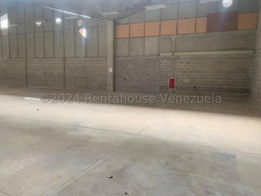 Comercial (Galpon - Deposito) en Alquiler en Macarena Sur, Miranda - 4