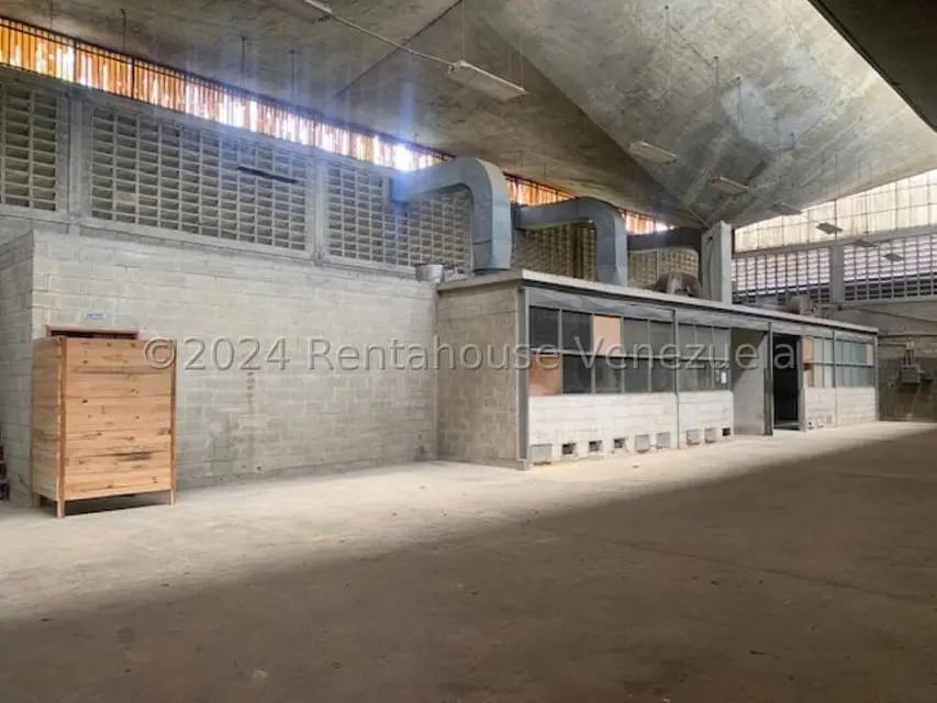 Comercial (Galpon - Deposito) en Alquiler en Macarena Sur, Miranda - 6