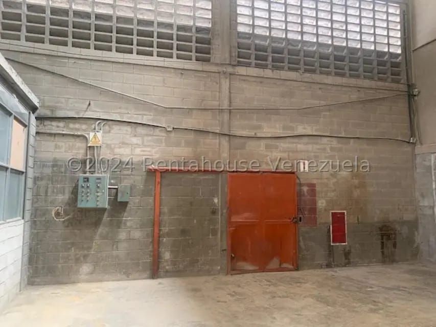 Comercial (Galpon - Deposito) en Alquiler en Macarena Sur, Miranda - 9