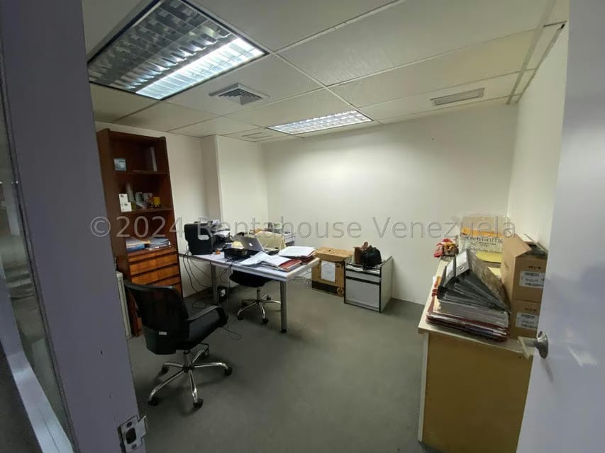 Comercial (Oficina) en Venta en Macaracuay, Distrito Metropolitano - 17