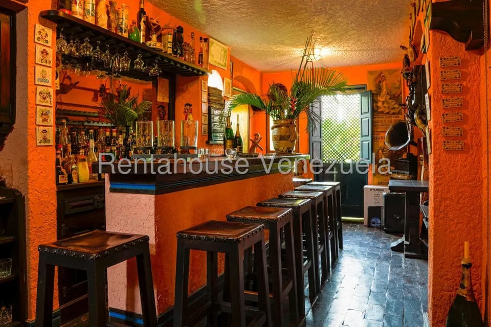 Casa (Duplex) en Venta en Prados del Este, Distrito Metropolitano - 28