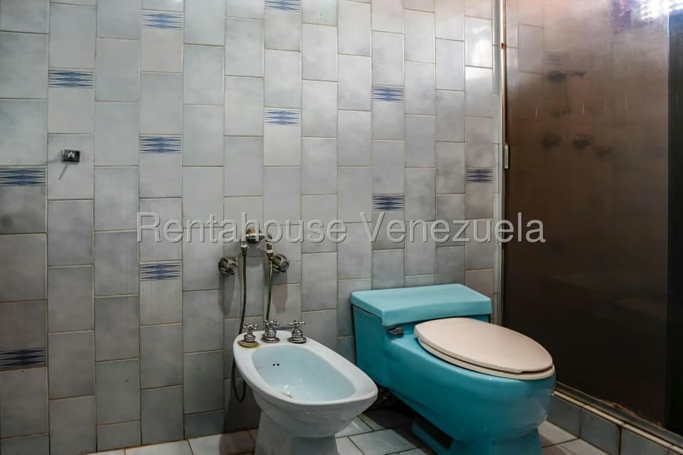 Casa (Duplex) en Venta en Prados del Este, Distrito Metropolitano - 38