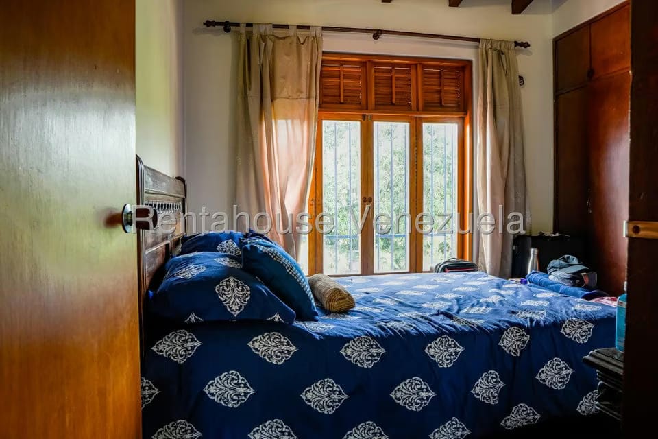 Casa (Duplex) en Venta en Prados del Este, Distrito Metropolitano - 39