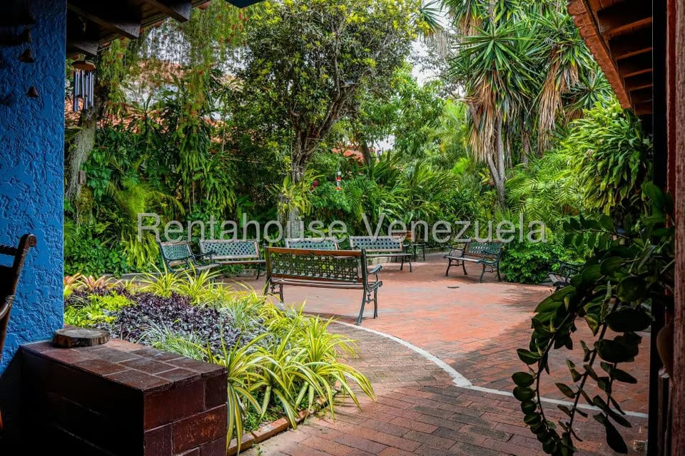 Casa (Duplex) en Venta en Prados del Este, Distrito Metropolitano - 9